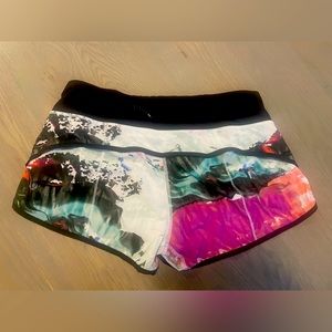 Lululemon Speed Shorts Size 6 Multicolor